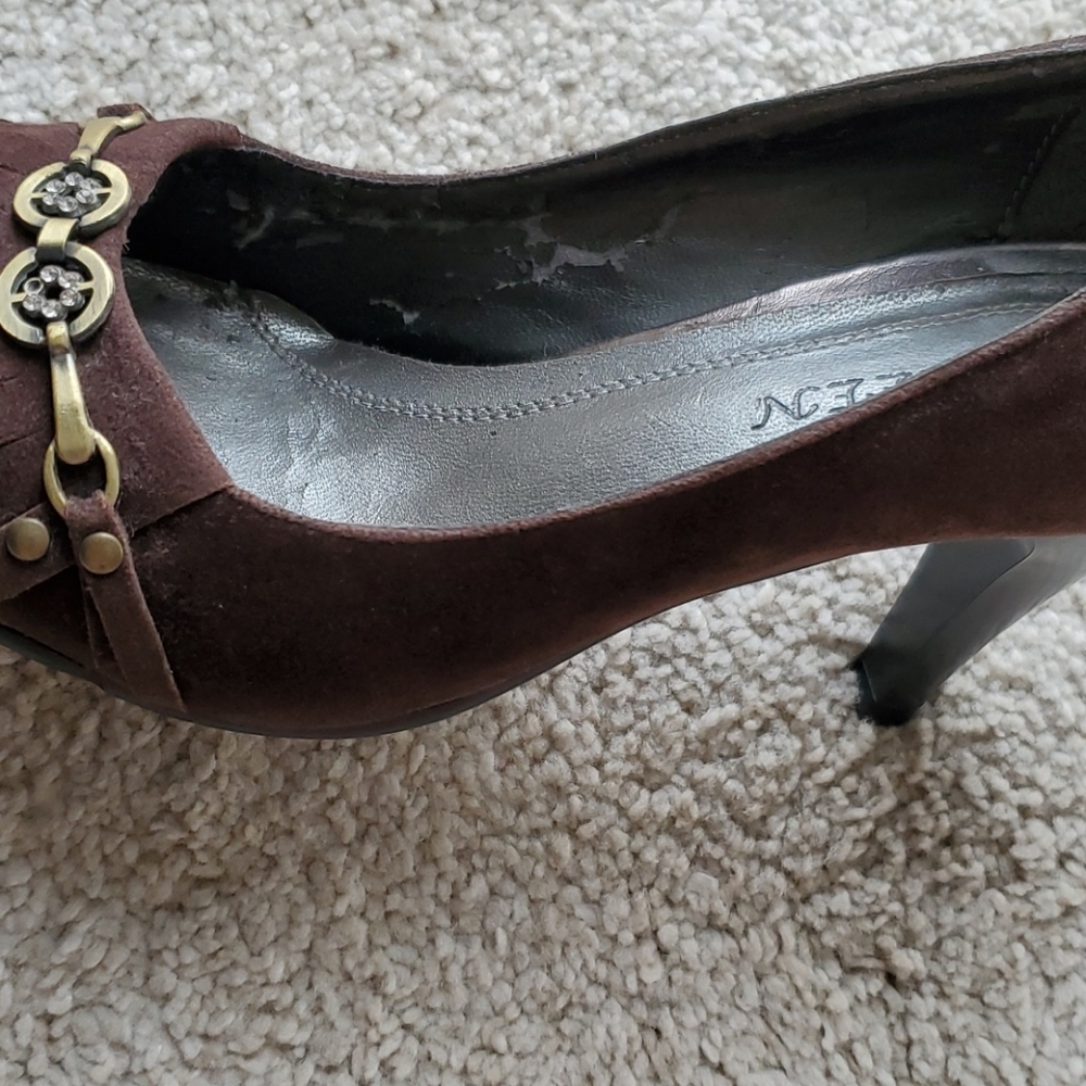 !!! HOST PICK!!!/10 Queen Suede Shoes - Picture 13 of 13